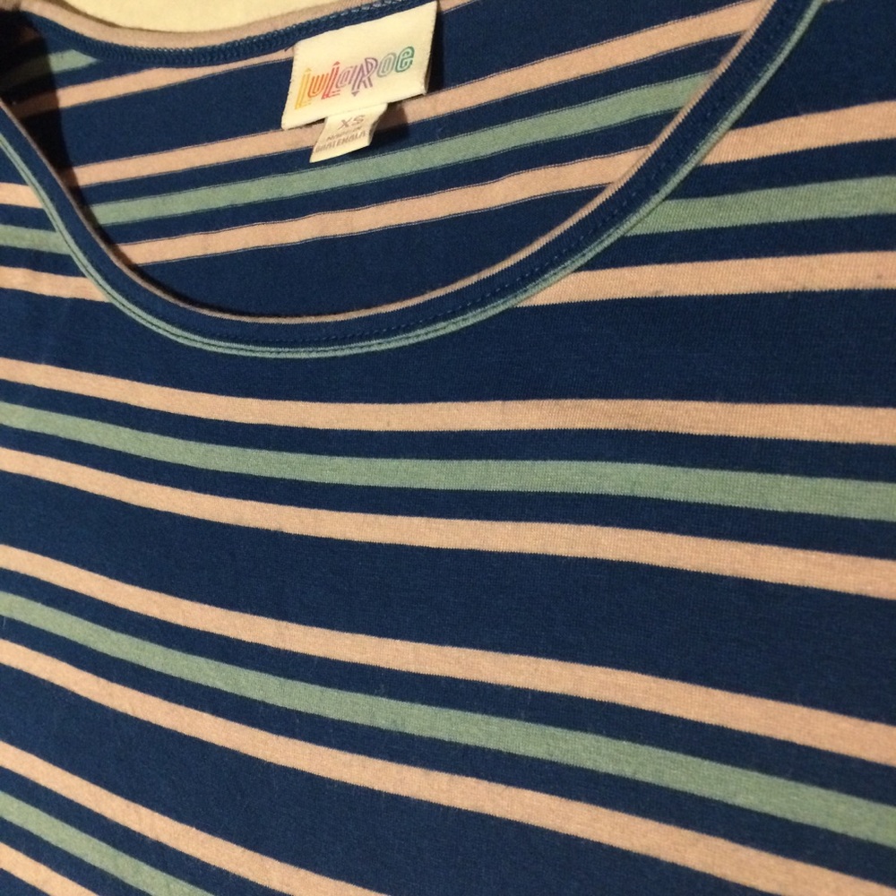 SOLD Lularoe Ocean tones Irma Blouse SZ XS Extra - Picture 2 of 5
